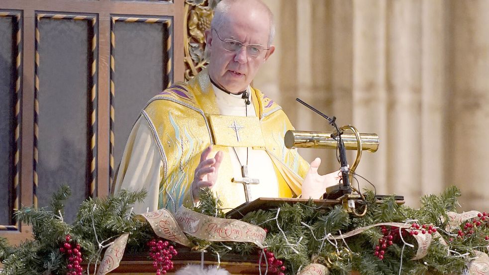 Der Erzbischof von Canterbury Justin Welby krönte Charles III. zu britischen König. Foto: dpa/PA Wire
