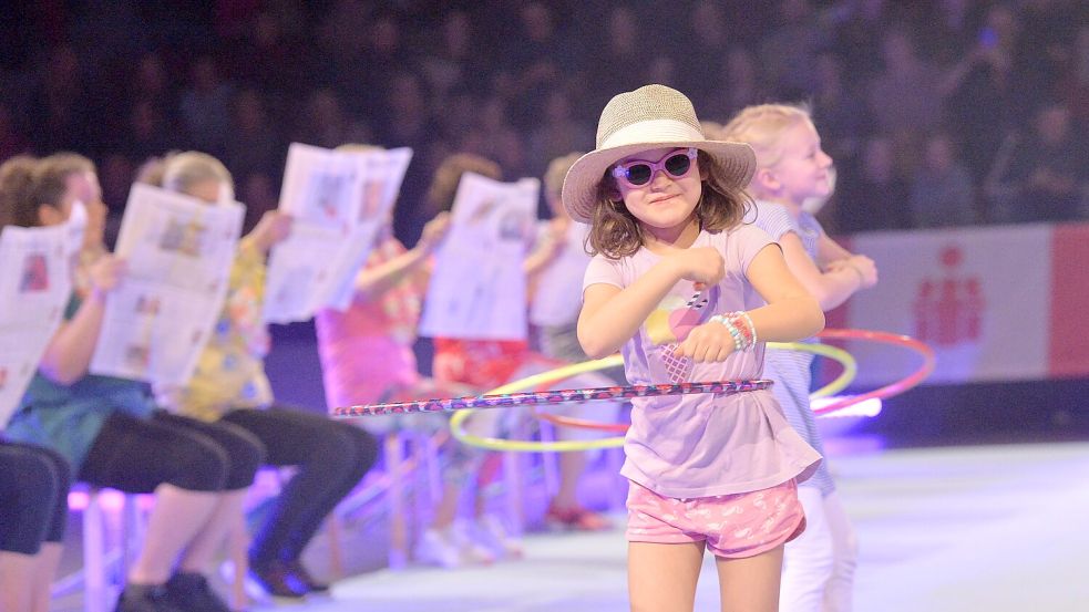 Auch Hula-Hoop wird in der Arena zu sehen geben.