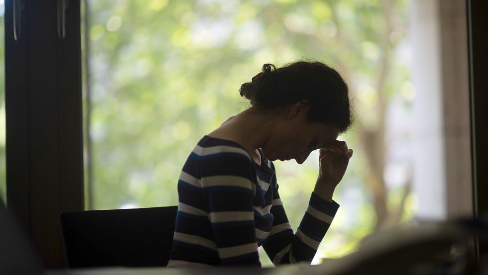 Eine umfassende Studie zeigt: Singles haben ein höheres Risiko für Depressionen als Menschen in Beziehungen. Foto: dpa/ Klaus-Dietmar Gabbert