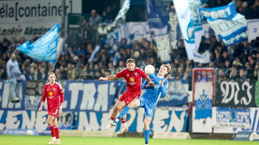 Mehr als Regionalliga: 9346 Zuschauer sorgten für eine beeindruckende Kulisse beim Spiel zwischen dem SV Meppen und Kickers Emden. Fotos: Jens Doden/Emden