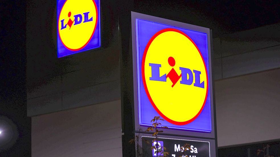 Mit alarmgesicherten Etiketten will Lidl den Diebstahl von Fleisch und Fisch verhindern. Foto: Imgao images/Steinsiek.ch/Grant Hubbs