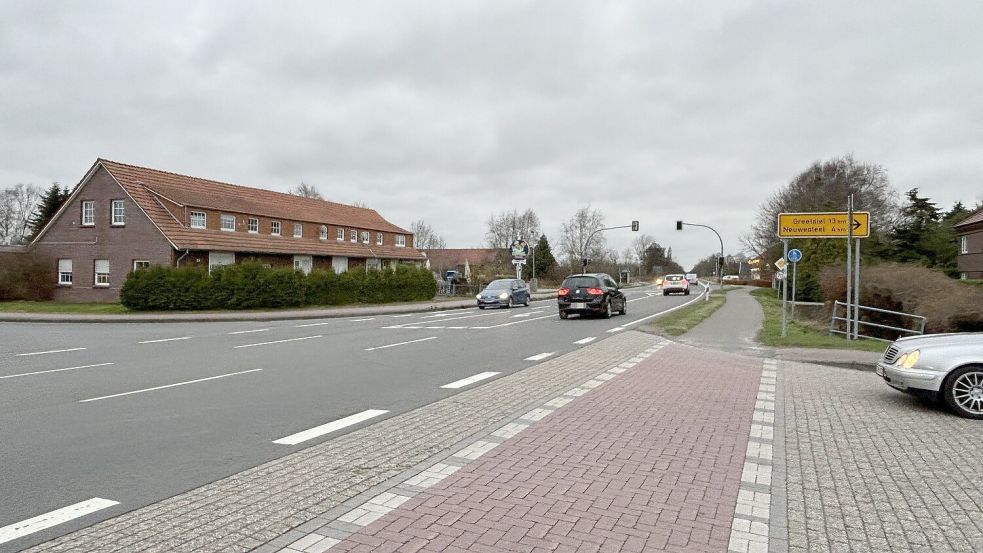 Bei einer Bedarfsampel müsste auch auf dieser Seite der einmündenden Straßen ein Ampelmast aufgestellt werden. Foto: Karin Böhmer