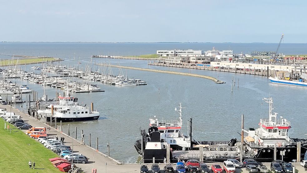 Der Hafen von Norddeich ist für viele Besucher ein Anziehungspunkt. Foto: Rebecca Kresse