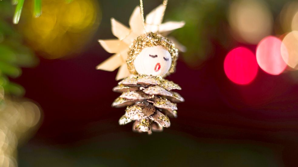 Ist es wieder Zeit für „Jingle Bells“, „White Christmas“ und „Feliz Navidad“, oder braucht es zur Abwechslung mal andere Songs zu Fest? Foto: Unsplash/Theo Crazzolara