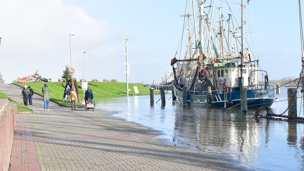 In Greetsiel stand das Wasser am 23. Dezember 2024 besonders hoch. Foto: Wagenaar