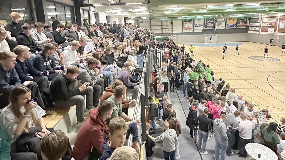 Die Halle war bis zum letzten Spiel gut besetzt. Foto: Imko Swieter
