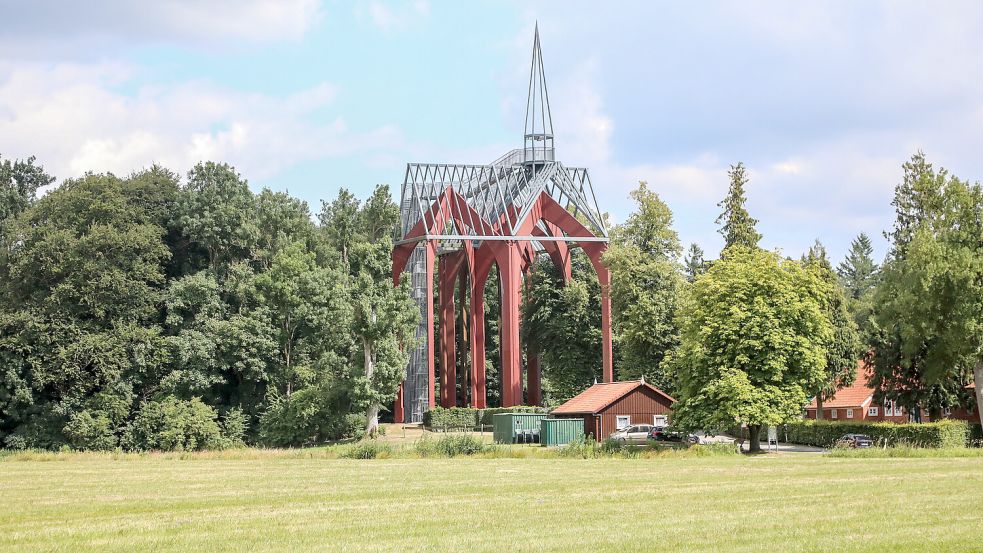 Blick auf die Klosterstätte im Ihlower Forst: So sonnig wie im Bild war es in diesem Jahr leider nicht immer an den Tagen, an denen sich Paare dort trauen ließen. Foto: Romuald Banik