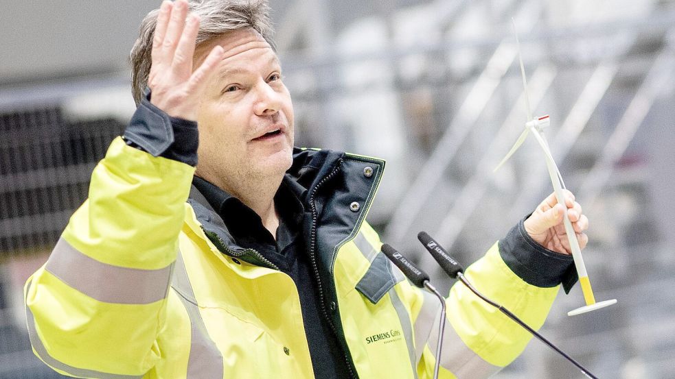 Robert Habeck will erreichen, dass bald deutlich mehr Energie durch Windkraft in Deutschland erzeugt wird. Foto: Hauke-Christian Dittrich/dpa