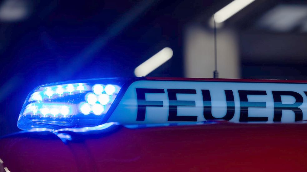 In Bad Laer rückten die Einsatzkräfte kurz nach dem Jahreswechsel zu einem Brand in einem Carport aus. Foto: Rolf Vennenbernd/dpa