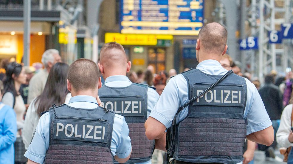 Laut Bundespolizei gab es von Januar bis Ende Oktober 2024 rund 10.600 Gewaltdelikte an deutschen Bahnhöfen. Mehr als im Gesamtjahr 2023. Foto: dpa/Andreas Arnold