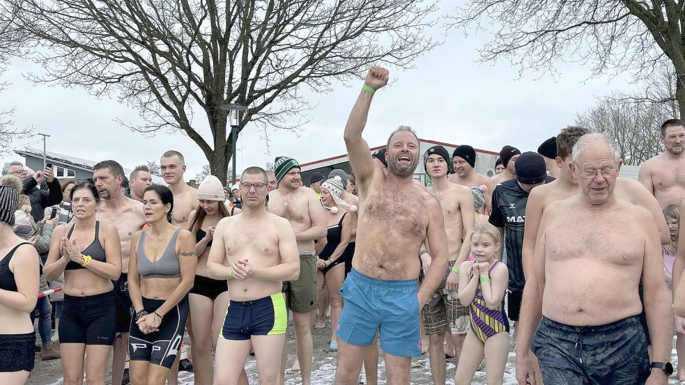 Kurz vor dem Start war die Stimmung der Schwimmer freudig und gespannt. Foto: Lasse Paulsen