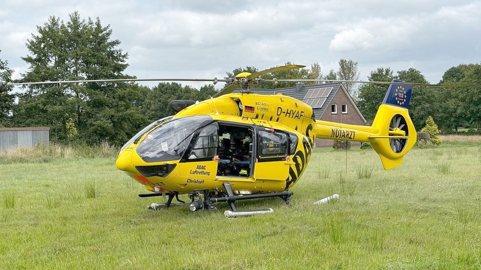 Ein Rettungshubschrauber bei einem Einsatz im August vergangenen Jahres in Moordorf. Foto: Holger Janssen