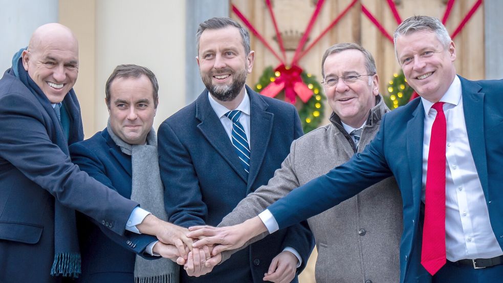 Fünfertreffen europäischer Verteidigungsminister in Warschau: Gemeinsam mit den Amtskollegen aus Polen. Frankreich, Italien und Großbritannien will Boris Pistorius (2.v.r.) Europas Verteidigungsfähigkeiten stärken. Foto: dpa/Michael Kappeler