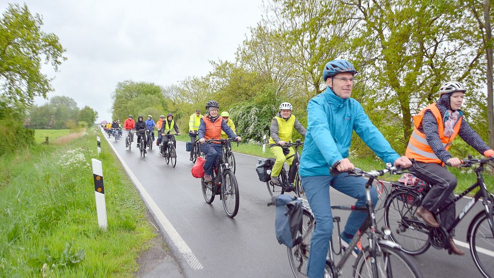 Im Mai vergangenen Jahres demonstrierten auf dem Fahrrad viele beim Korso für den Radweg mit. Foto: Gerd-Arnold Ubben
