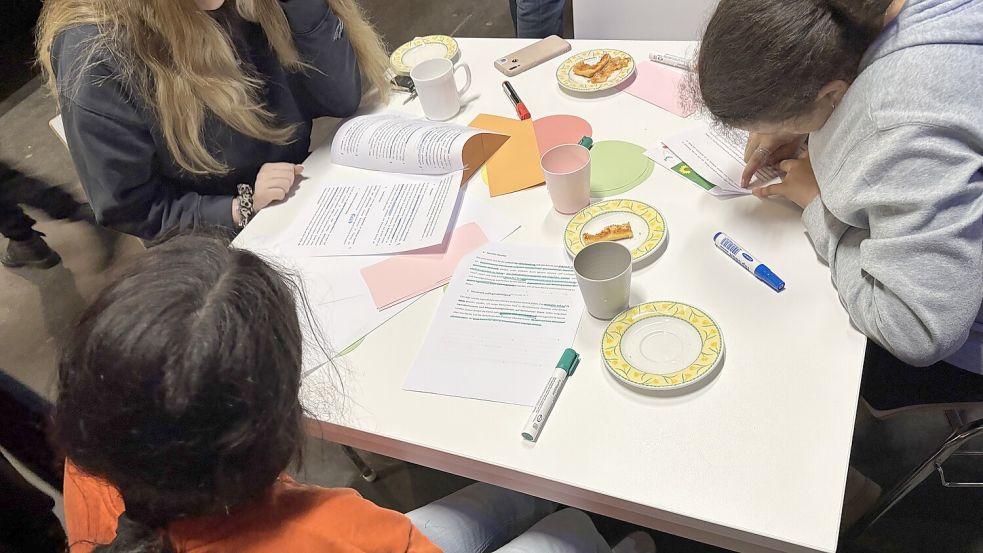 Austausch und Diskussion über die Themen, die junge Menschen bewegen, standen im Mittelpunkt der Arbeit. Foto: Mieke Matthes
