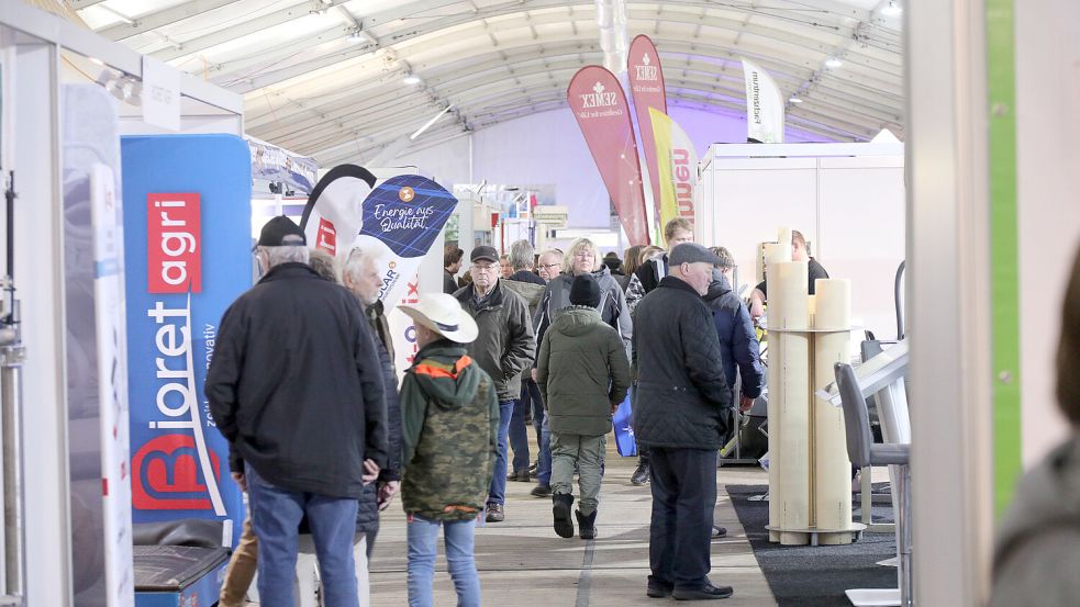 Schon am Mittwochnachmittag war das große Ausstellungszelt gut besucht. Foto: Romuald Banik