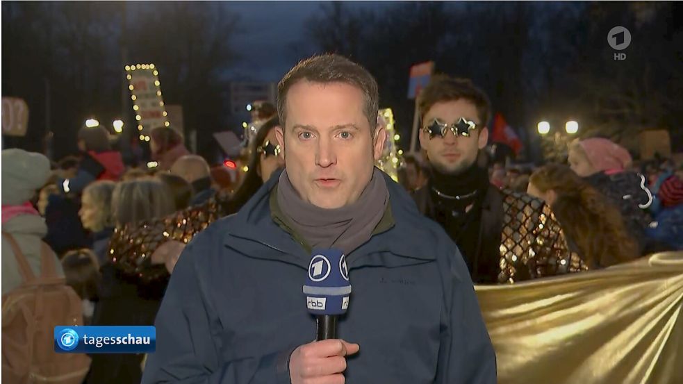 In die Moderation von Reporter Markus Reher sind am Samstag zwei bekannte Zauberer ins Bild gelaufen. Foto: ARD/Tagesschau