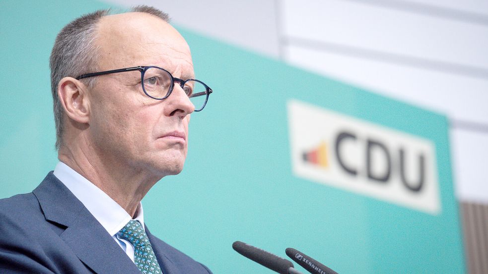 Friedrich Merz will einen Einreisestopp für Flüchtlinge mit Zurückweisungen an den Grenzen. Der Rechtsexperte Winfried Kluth hält die Vorschläge für rechtlich nicht zulässig. Foto: IMAGO/Political-Moments