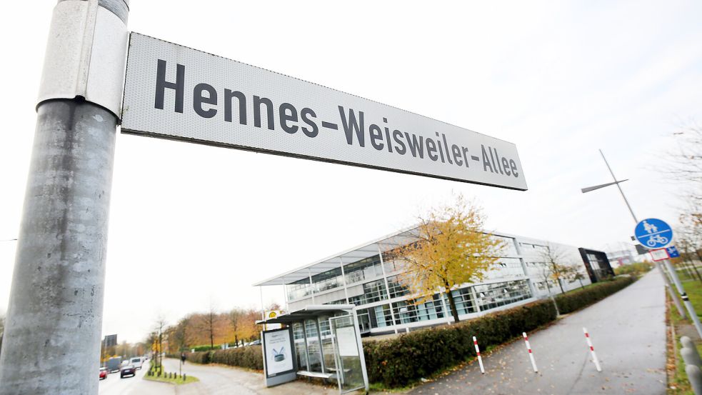 Der Weg zum Stadion in Mönchengladbach ist nach dem legendären Trainer benannt worden. Mit Weisweiler feierte Borussia Mönchengladbach in den 1970er-Jahren spektakuläre Erfolge. Foto: DPA