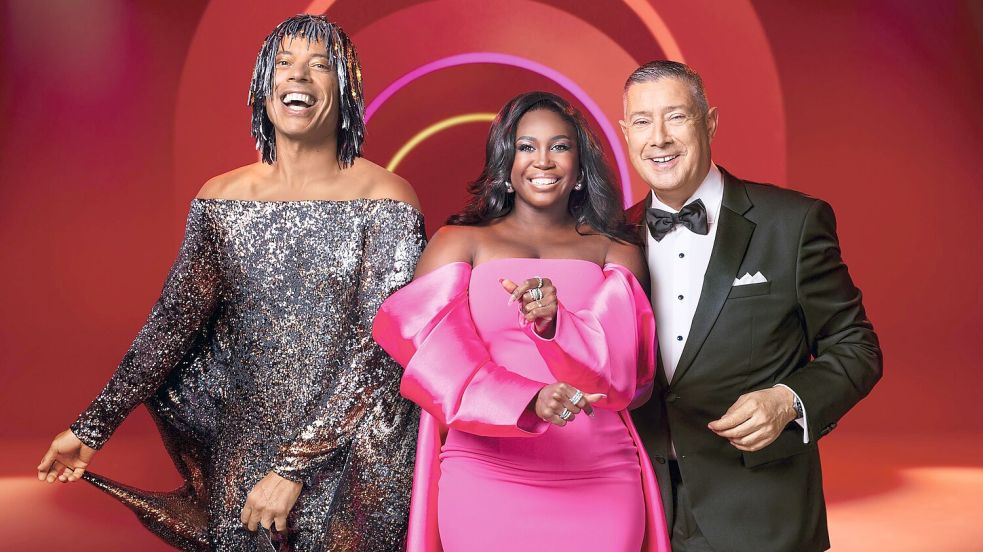 Zum dreizehnten Mal gemeinsam in der Jury: Jorge González, Motsi Mabuse und Joachim Llambi. Foto: RTL/Robert Grischek