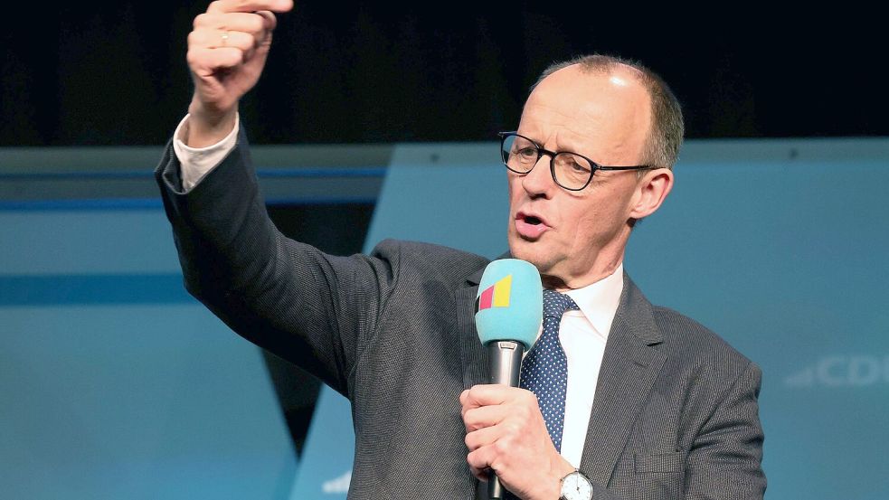 Friedrich Merz in Neubrandenburg: In der CDU ging man lange davon aus, dass seine „klare Kante“ im Osten gut ankommt. Doch jetzt schlägt er einen anderen Ton an. Foto: dpa/Bernd Wüstneck