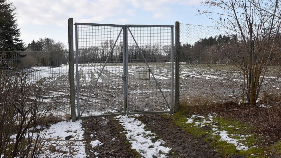 Gesperrt ist derzeit der Fußballplatz in Upgant-Schott. Foto: privat