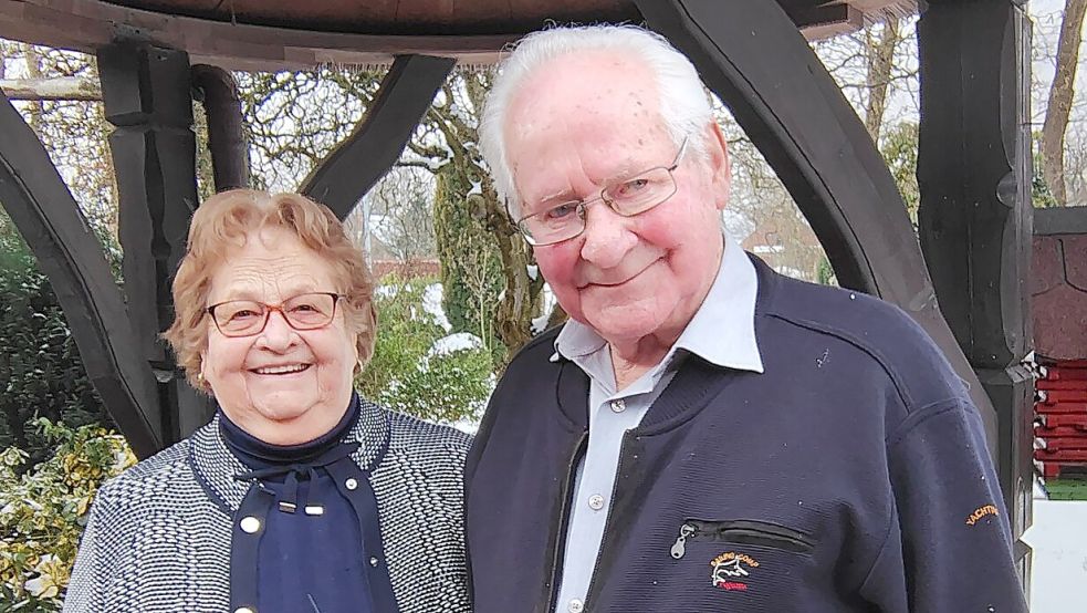 Grete und Hinrich Ehmen sind seit 70 Jahren nicht nur verheiratet, sondern auch noch sehr glücklich. Foto: Karin Böhmer