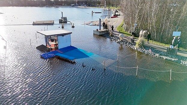 Die Rampe und der Bedientisch für die Anlage sind ebenfalls von Hochwasserschäden betroffen. Foto: North-Bound