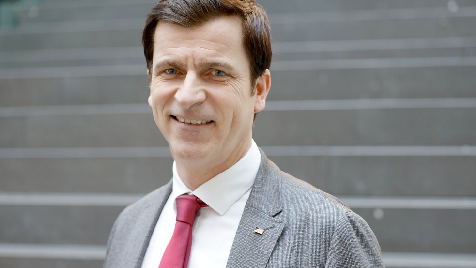 André Berghegger, Hauptgeschäftsführer des Deutschen Städte- und Gemeindebundes (DStGB), mahnt eine rasche „Finanzwende“ an. Foto: IMAGO/Metodi Popow