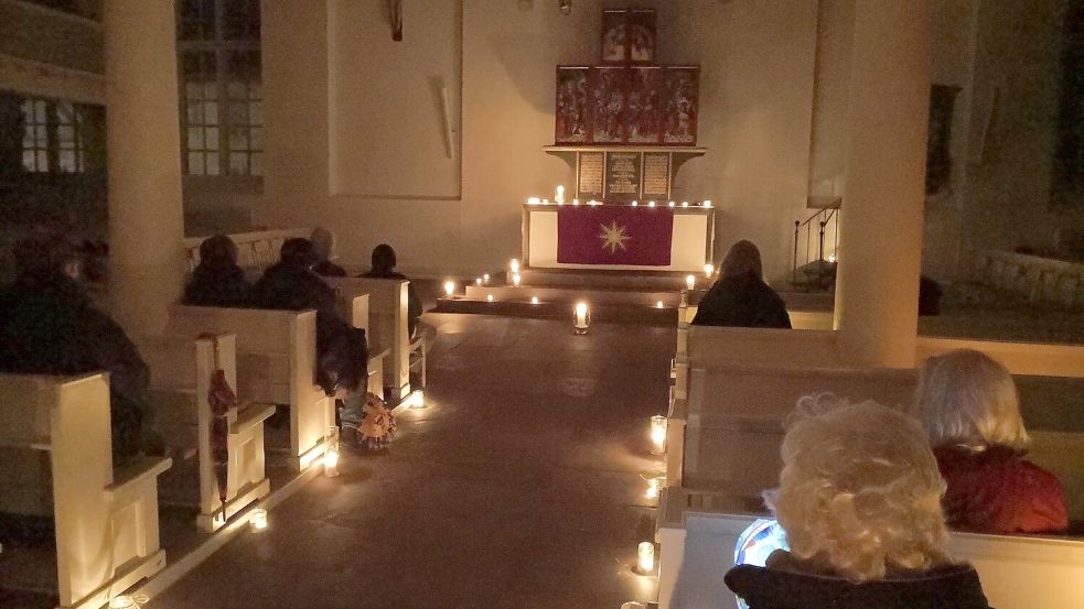 Der Kirchenkreis sucht den Kontakt zu anderen Institutionen der Zivilgesellschaft, will mit offenen Türen auch Nicht-Mitglieder erreichen. Ein Beispiel ist die Earth Hour Ende März, die vor und in der Lambertikirche stattfindet. Foto: Karin Böhmer