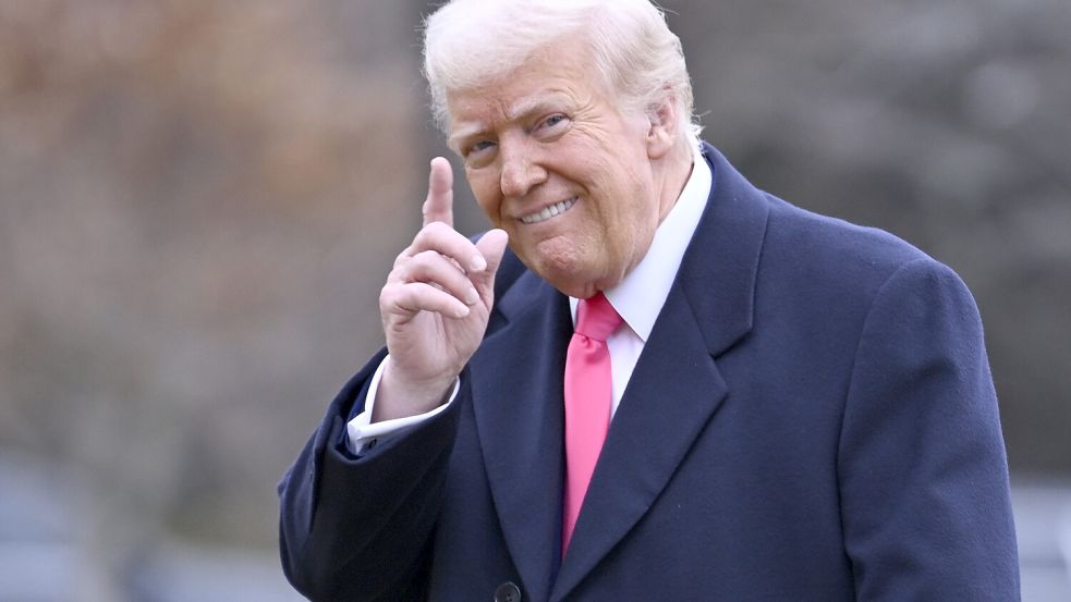 US-Präsident Donald Trump ist mehrfach mit fremdenfeindlichen Äußerungen aufgefallen - ein aktueller Fehler auf dem iPhone dürfte ihm dennoch nicht schmecken. Foto: dpa/AP/John McDonnell