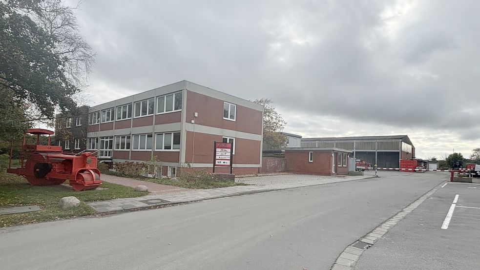 Das Firmengelände von Tell Bau an der Gewerbestraße in Norden ist in die Jahre gekommen und genügt modernen Anforderungen nicht mehr. Foto: Rebecca Kresse