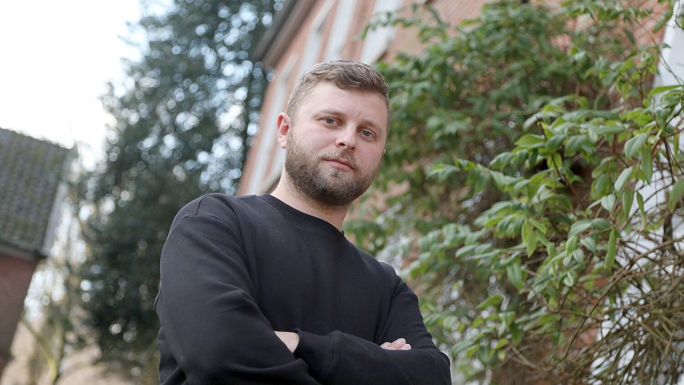 Armando Diego Iglesias Alvarez de Rivas lebt seit acht Jahren in Ostfriesland. Doch der Krieg in der Ukraine ist für ihn sehr nah. Foto: Romuald Banik
