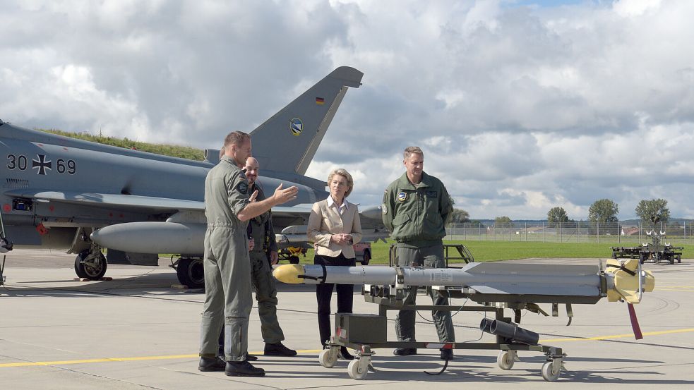 EU-Kommissionspräsidentin Ursula von der Leyen wirbt für ein militärisch stärkeres Europa. „Wir befinden uns in einer Ära der Aufrüstung“, sagte sie am Dienstag. Foto: dpa/Stefan Puchner