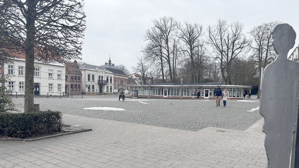 Am Übergang zwischen Osterstraße und Marktplatz ist der Torfmarkt aber offen, genauso im hinteren Bereich in Richtung Marktpavillon. Foto: Rebecca Kresse