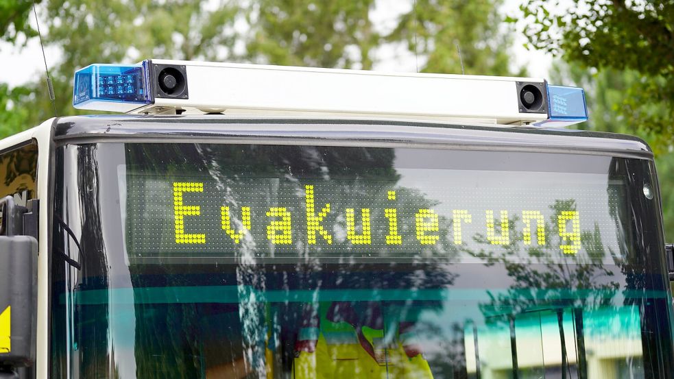 In Bremen-Blumenthal wurde am Sonntag mehrere Weltkriegsbomben gesprengt. Foto: Imago Images / Martin Dziadek