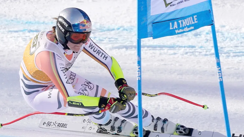 Emma Aicher düste im Super-G in La Thuile zu ihrem zweiten Weltcup-Sieg. Foto: Piermarco Tacca/AP/dpa