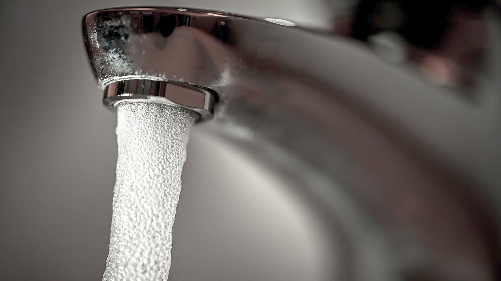 Gletscherwasser nährt Seen und Flüsse - wenn es weniger wird, schrumpft die Trinkwassermenge für die Menschheit (Symbolbild) Foto: Felix Kästle/dpa