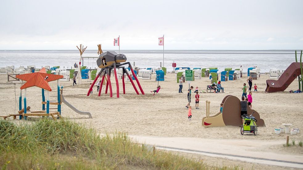 Schon bald kehren die beliebten Spielgeräte auf den Strand zurück. Foto: DPA