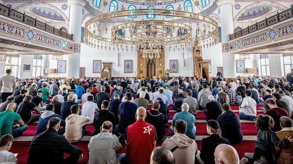 Muslimische Menschen fühlen sich in Deutschland häufig aufgrund ihrer Religion diskriminiert. (Archivbild) Foto: Christoph Reichwein/dpa