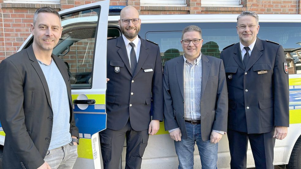 Der Leiter des Zentralen Kriminaldienstes Dirk Oidtmann (von links) der Leiter des Polizeikommissariats Wittmund Jannes Ulferts, der stellvertretende Leiter des Polizeikommissariats Norden Michael Pape und Inspektionsleiter Stephan Zwerg stellten am Mittwoch die Kriminalstatistik vor. Foto: Karin Böhmer