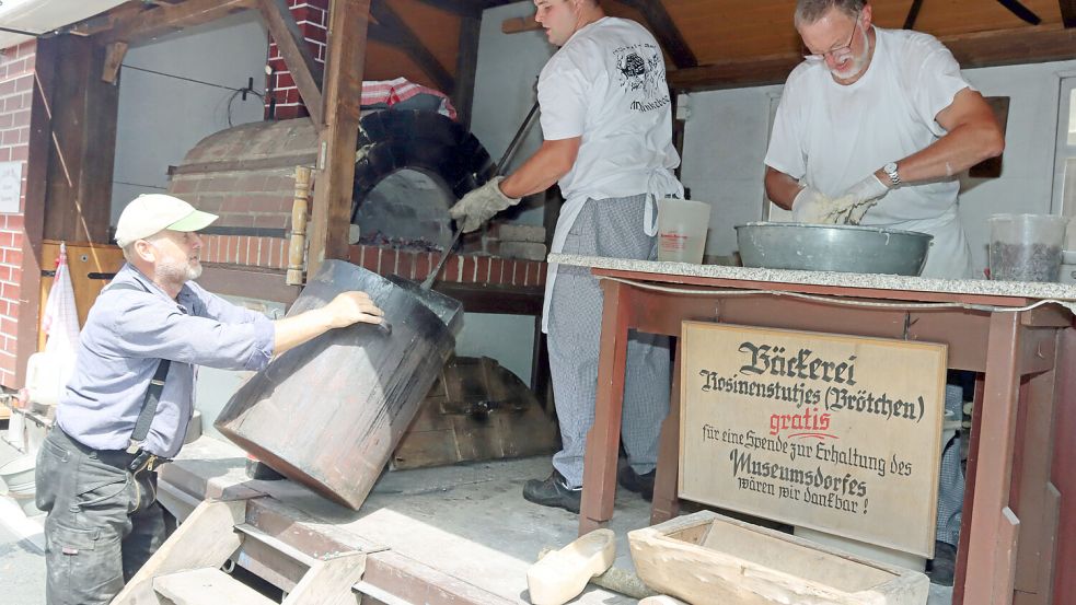 Das Rollende Museum braucht an mehreren Tiefladern neue Reifen und neue TÜV-Plaketten.