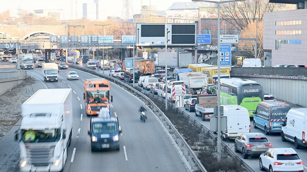 Mit Blick auf die Verkehrswende hat der Berufsverkehr noch erhebliches Potenzial. Foto: Sebastian Gollnow/dpa