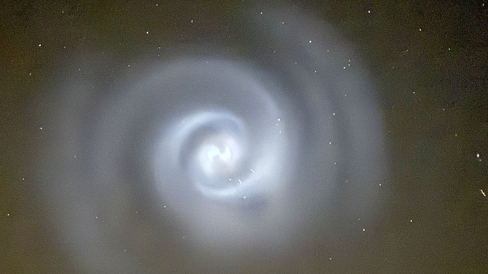 Ungewöhnliche Spirale am Nachthimmel: Dieses Foto schickte uns Jonas Bokeloh aus Merzen. Foto: Jonas Bokeloh