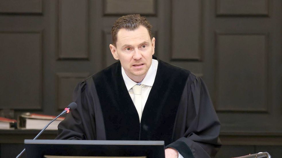Richter Jörg Burmeister: Der Angeklagte hat Mutter und Großeltern heimtückisch getötet. (Archivbild) Foto: Elisa Schu/dpa