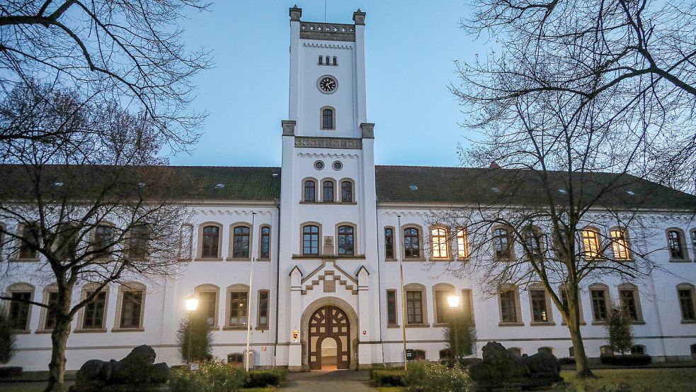 Verhandelt wurde vor dem Landgericht Aurich, das seinen Sitz im Auricher Schloss hat. Foto: Romuald Banik