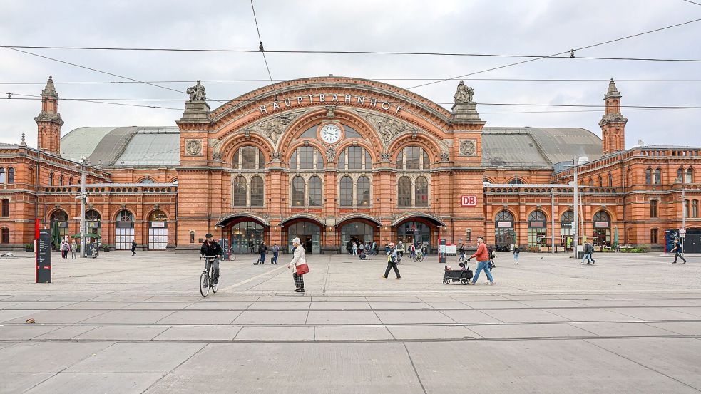 Die Bundespolizei verlängert das Waffenverbot am Bremer Hauptbahnhof erneut um einen Monat. Foto: imago images/Rüdiger Wölk