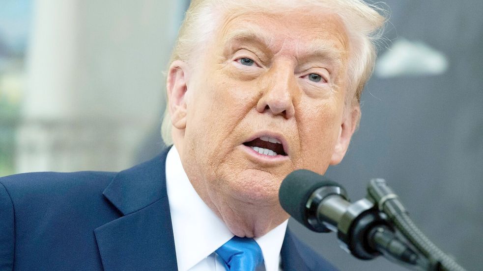 Trump ist laut NBC nicht nur verärgert über Selenskyj - sondern auch „sehr wütend und stinksauer“ auf Putin. (Archivbild) Foto: Uncredited/Pool/AP/dpa