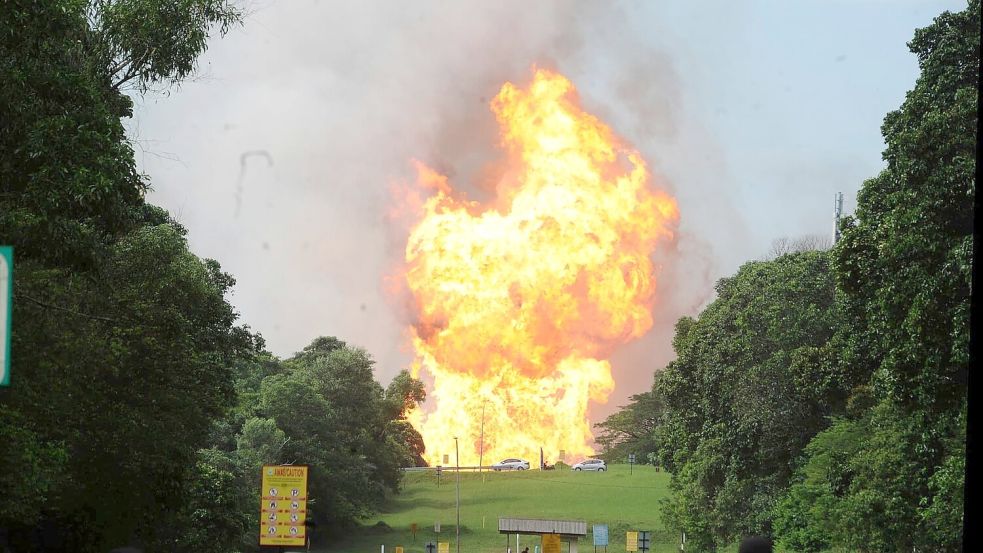 Die gewaltige Explosion ereignete sich am Morgen. Foto: Uncredited/AP/dpa