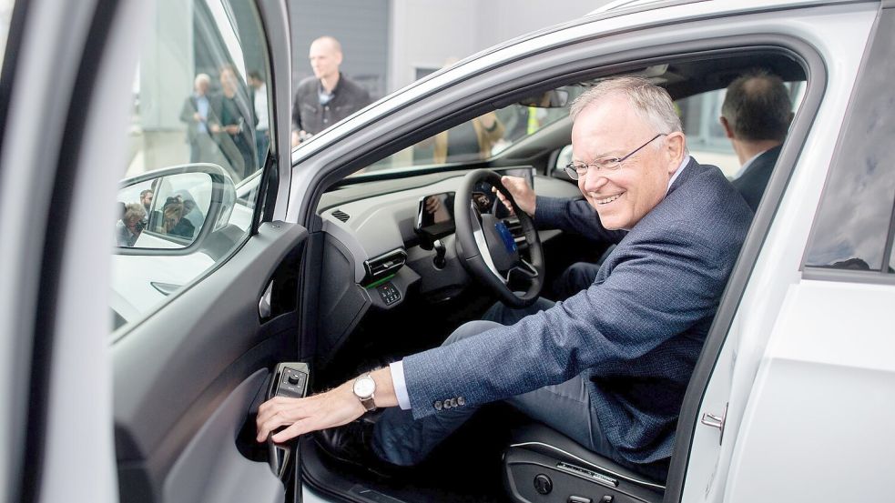 Seit 2013 ist Weil nicht nur als Regierungschef, sondern auch als VW-Aufsichtsrat krisenerprobt. (Archivbild) Foto: Hauke-Christian Dittrich/dpa
